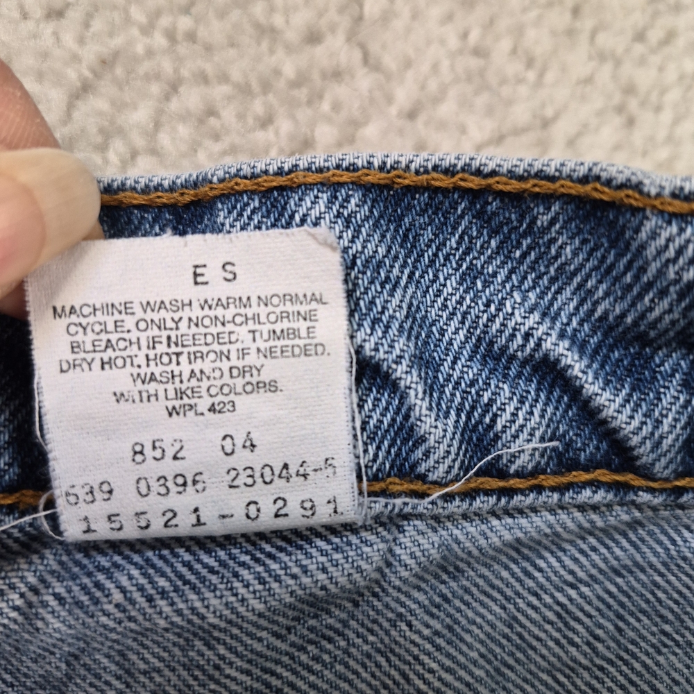 Vintage Levi's Blue Women's Jeans - Picture 4 of 8